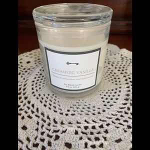 - Cashmere Vanilla Threshold Candle8.5 Har…